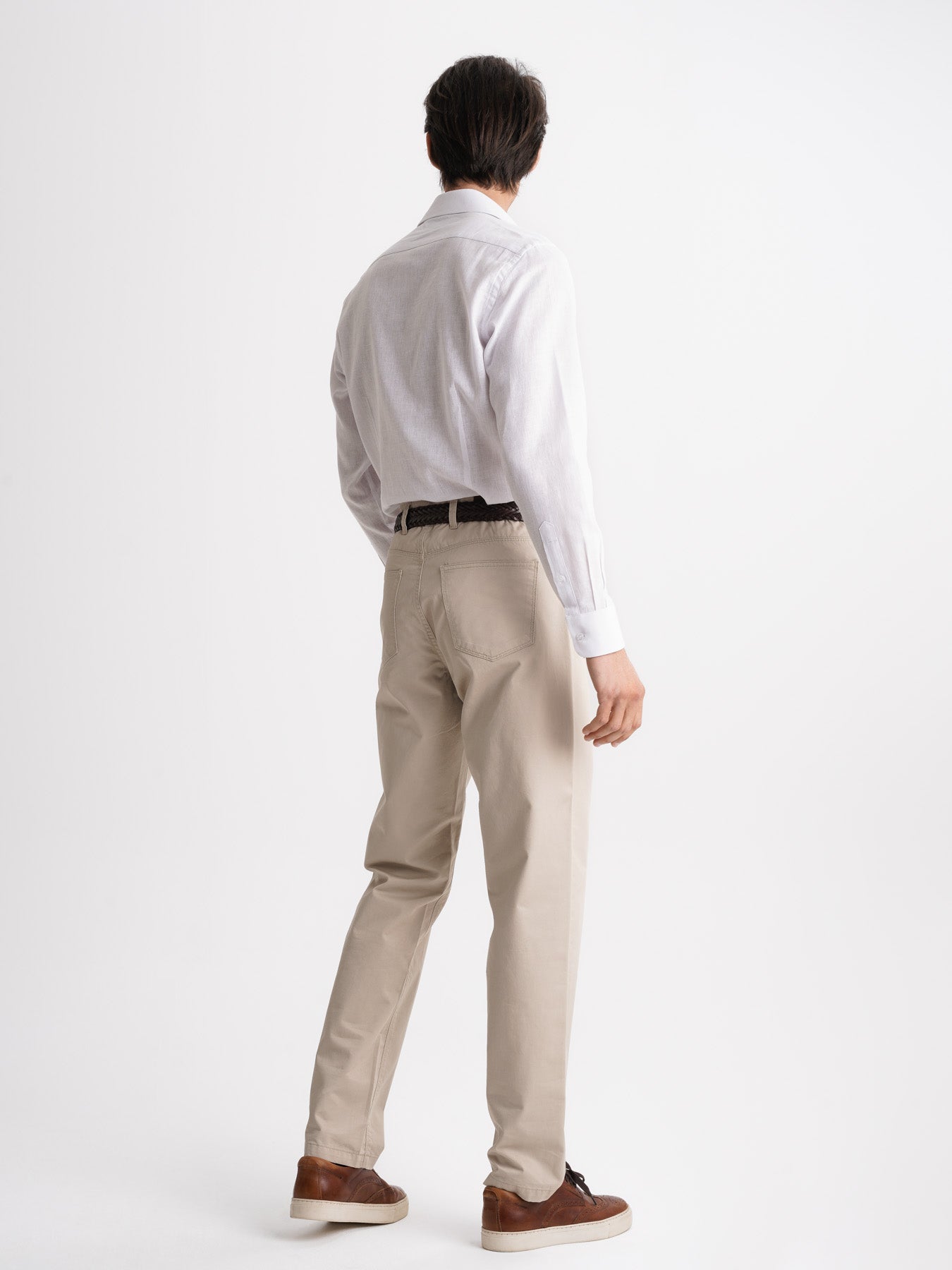 Pantalón chino beige de sarga de corte estándar de Mr. Blue