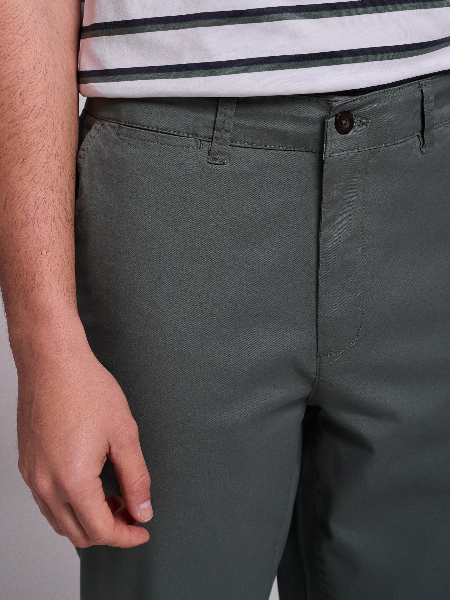 PANTALÓN ALGODÓN VERDE REGULAR FIT MR. AZUL