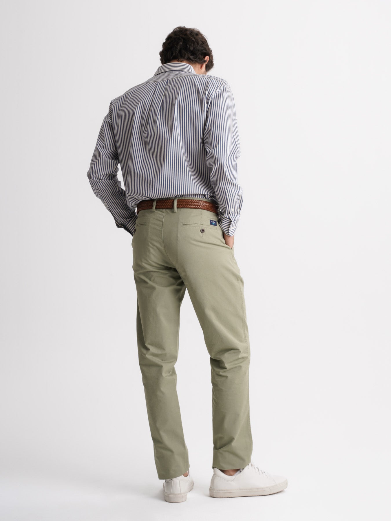 Pantalones chinos de sarga de corte estándar de Mr. Blue