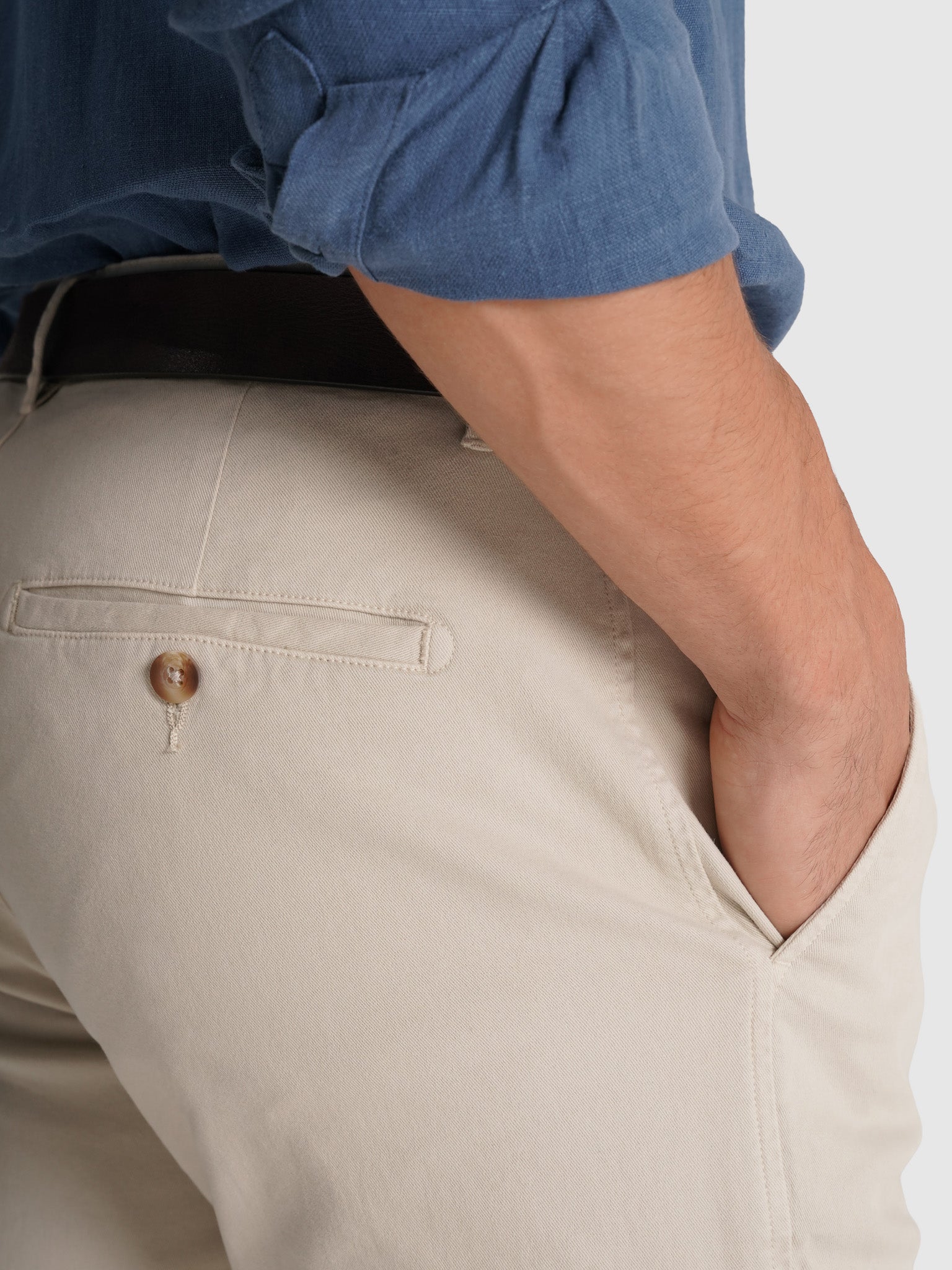 PANTALÓN REGULAR FIT BEIGE MARK BELLUCCI