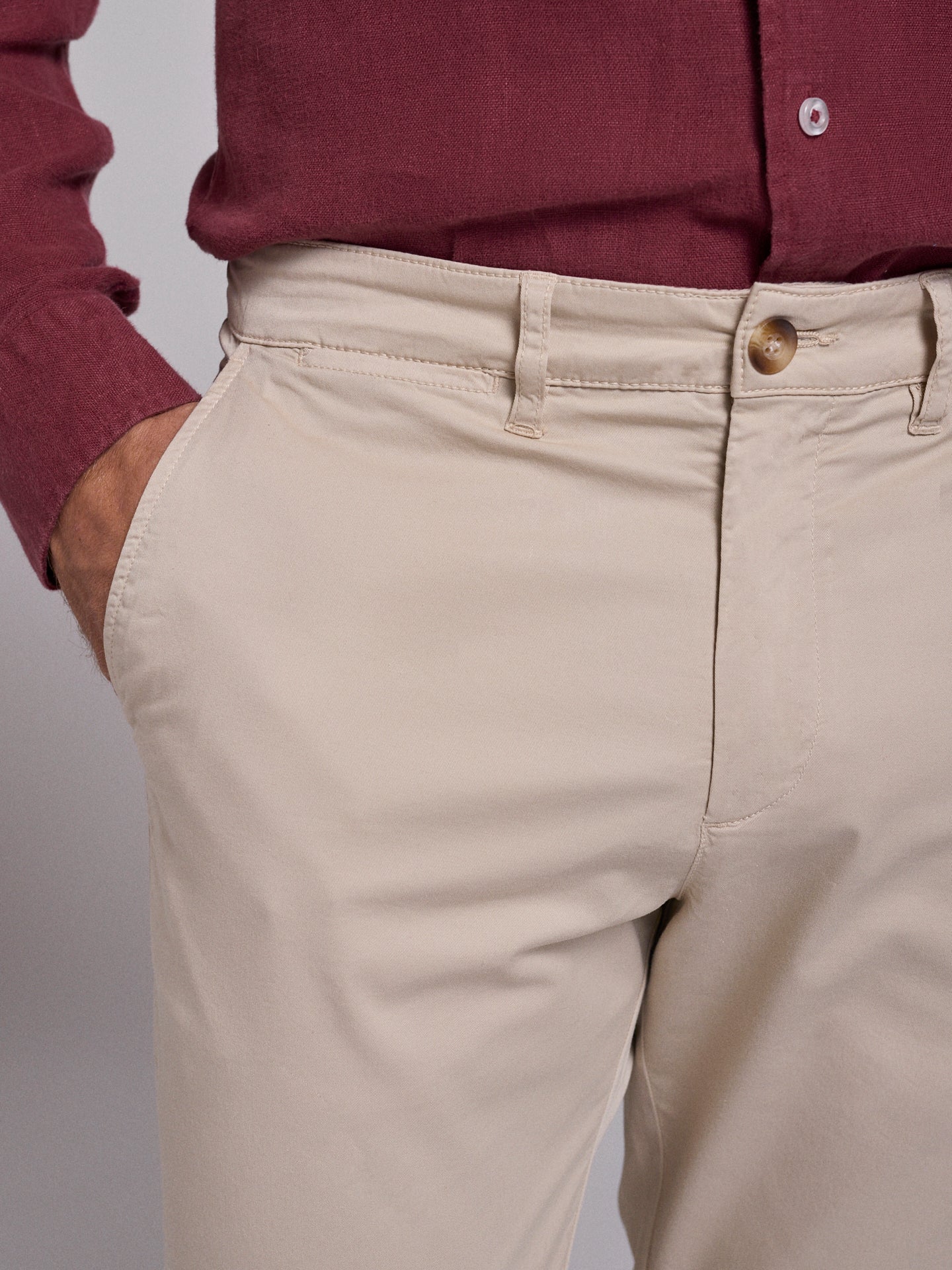 PANTALÓN REGULAR FIT DE ALGODÓN BEIGE MARK BELLUCCI