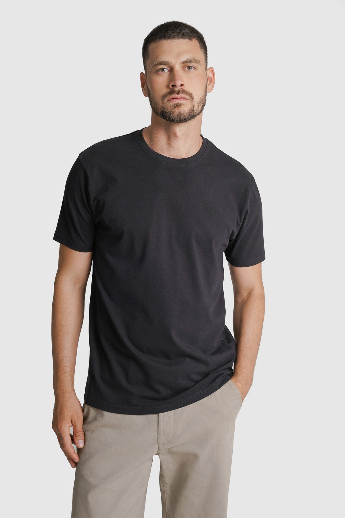 T-SHIRT ALGODÃO PRETA LISA MR. BLUE