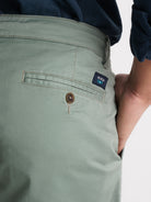 Pantalones cortos verdes de corte regular Mr. Blue