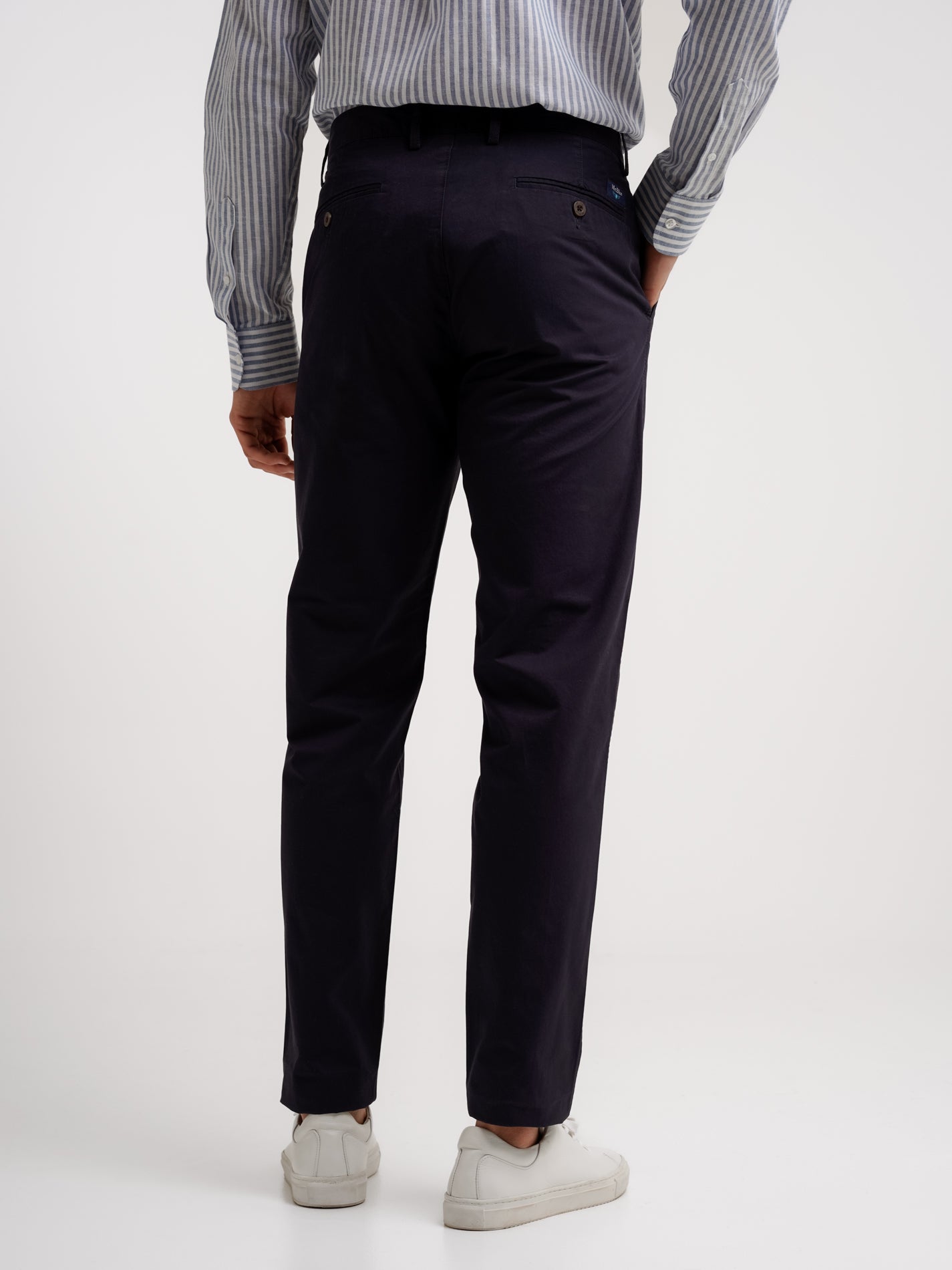 Chinos de sarga de corte estándar de Mr. Blue