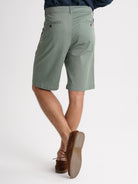 Pantalones cortos verdes de corte regular Mr. Blue