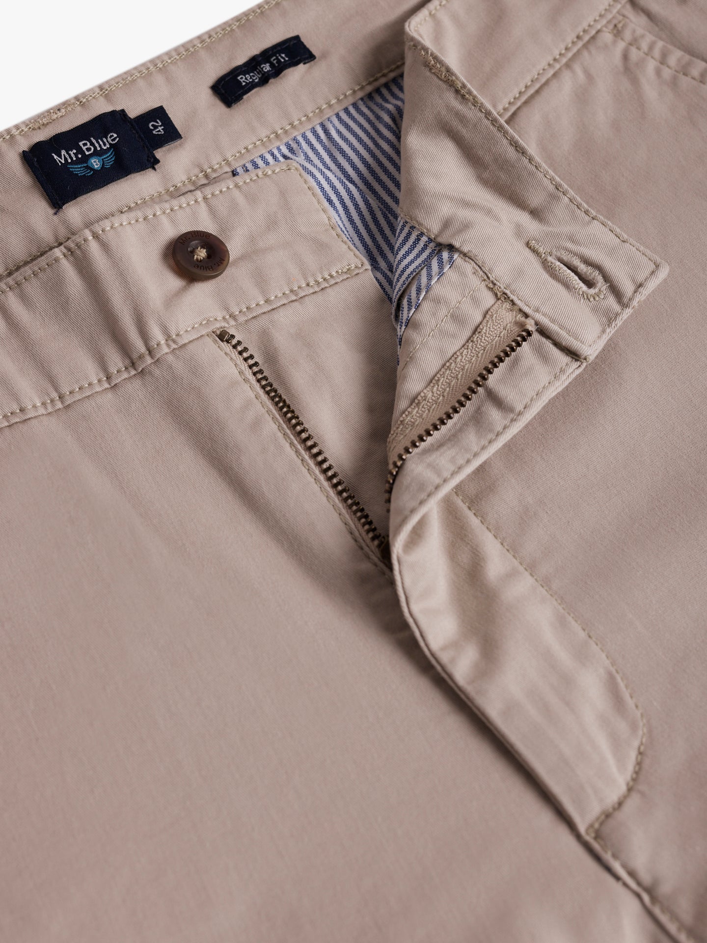 Pantalón corto Mr. Blue beige de corte regular