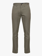 Pantalones chinos de sarga de corte estándar de Mr. Blue